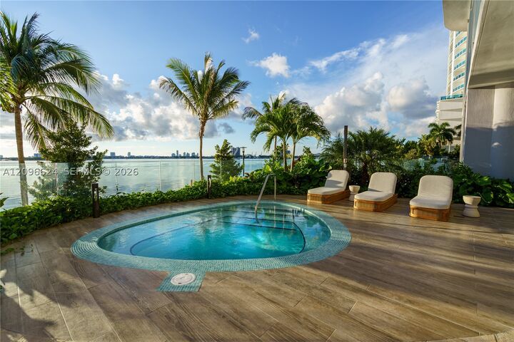 Property Photo: 700 NE 24th St 1802 FL 33137