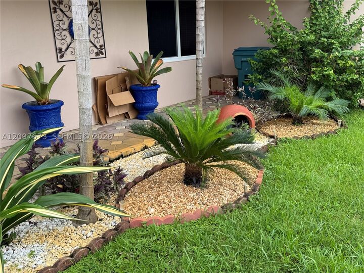 Property Photo:  405 SW 106th Ave  FL 33174 