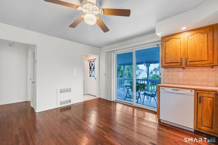 Property Photo: 669 Queen Street 2 CT 06606