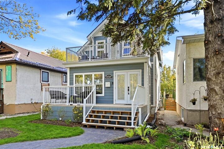 Property Photo:  3925 Victoria Avenue  SK S4T 1M7 