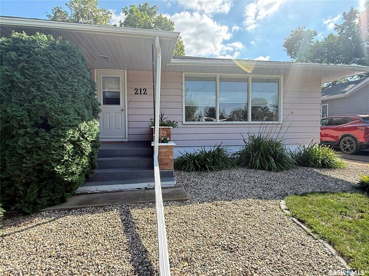 Property Photo:  212 Ash Drive  SK S4H 0S2 