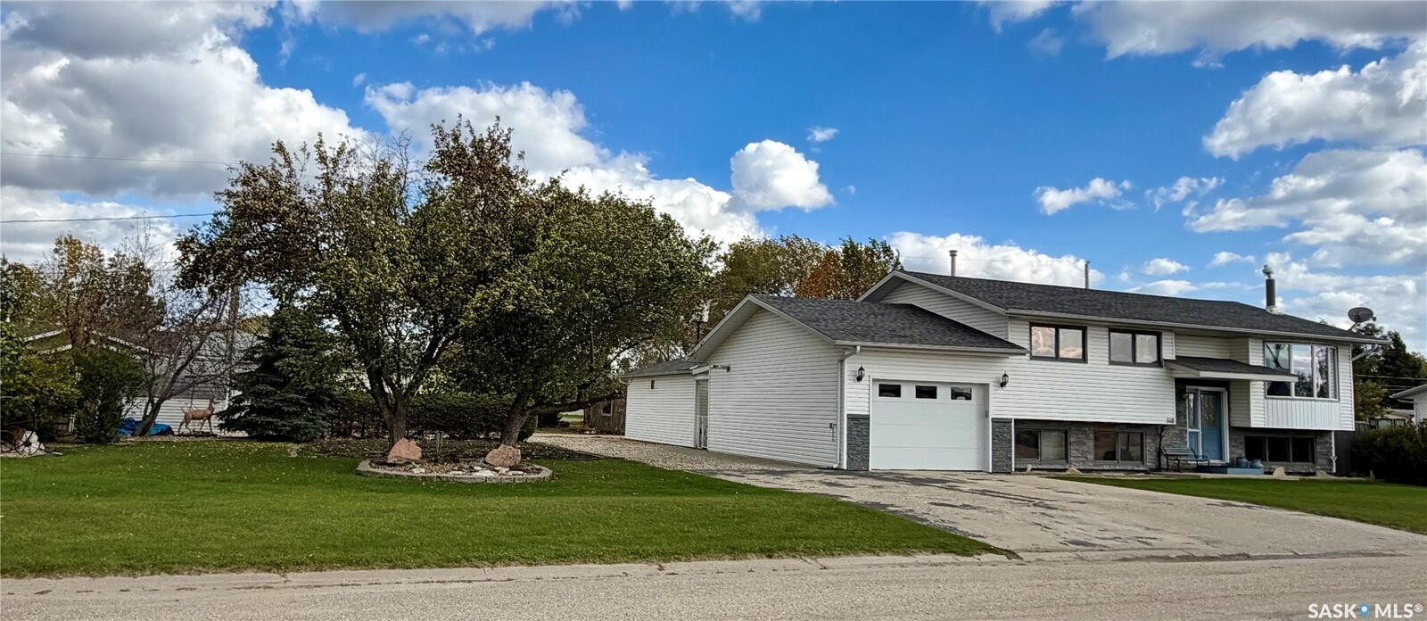 Property Photo:  518 Hamjea Street  SK S0E 0Y0 