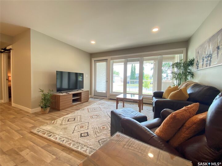 Property Photo:  318 108th Street W 105  SK S7N 1P8 