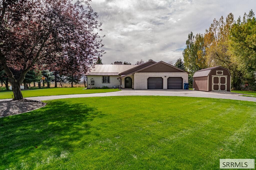 Property Photo:  4304 E 500 N  ID 83442 