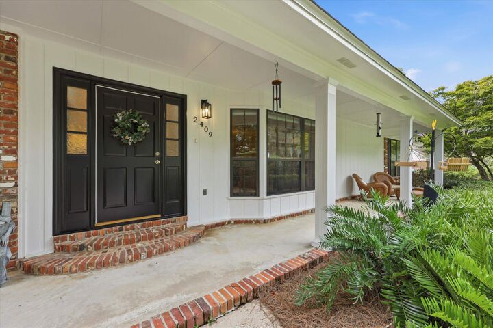 Property Photo:  2409 Oakdale Street  FL 32308 