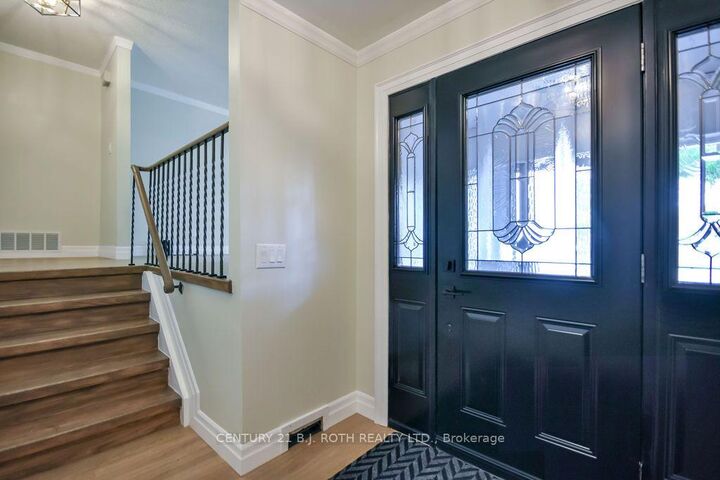 Property Photo:  118 Marshall Street  ON L4N 4L5 