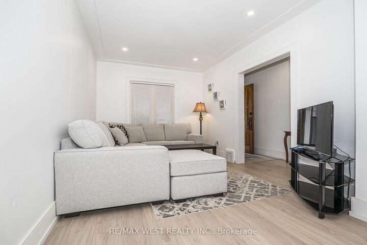 Property Photo:  83 Scott Road  ON M6M 3T3 