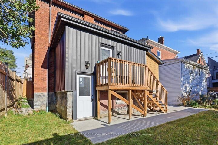 Property Photo:  17 Eby Street S Lower  ON N2G 3K6 