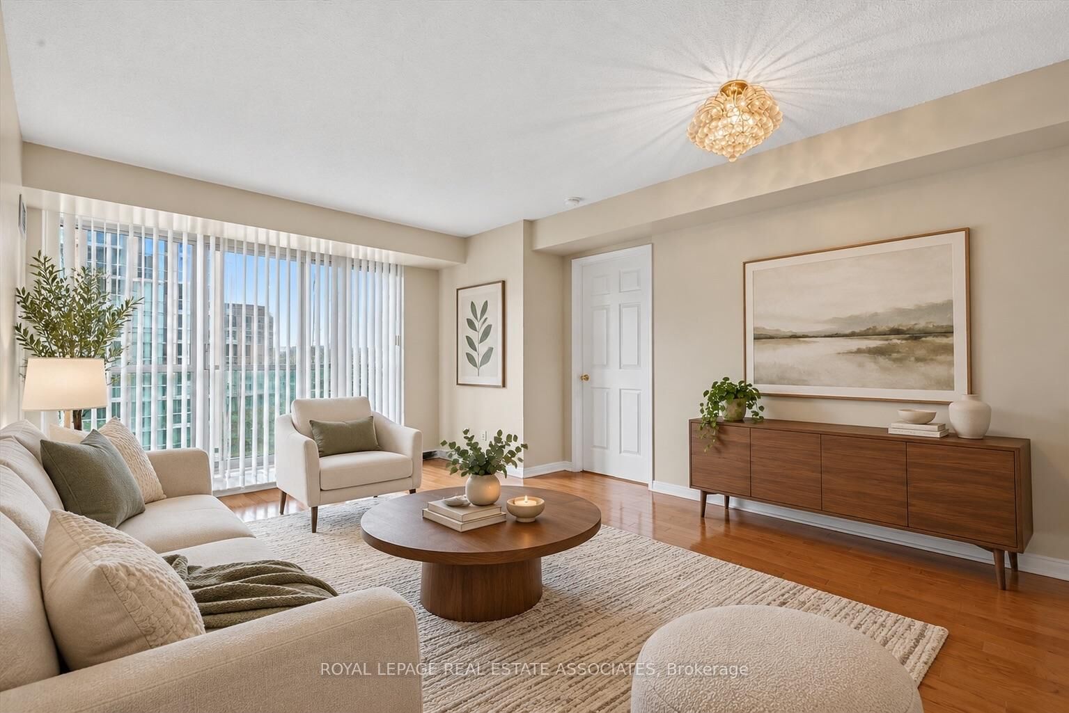 Property Photo:  7 Michael Power Place 908  ON M9A 0A4 