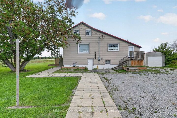 Property Photo: 6 Sunkist Road ON L0E 1N0