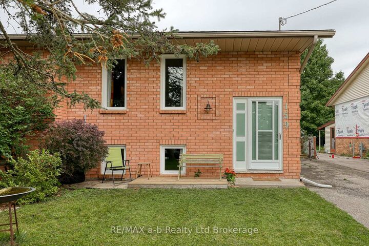 Property Photo:  159 Carnegie Street  ON N5C 1L1 