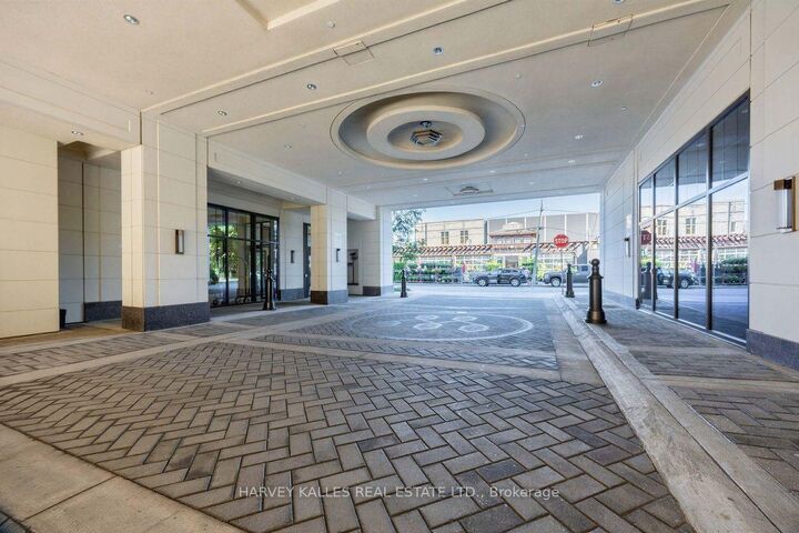 Property Photo:  1 Strathgowan Avenue 605  ON M4N 0B3 