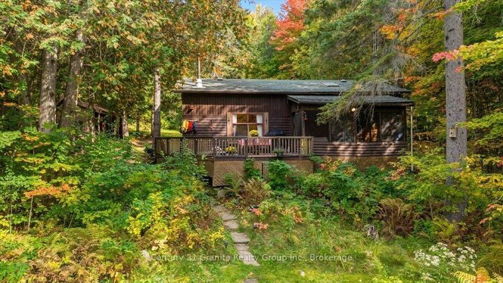 Property Photo: 26 Riverside Court ON K0L 1C0
