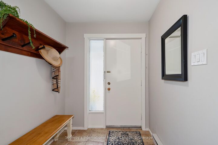 Property Photo:  214 Escarpment Crescent 214  ON L9Y 5B4 