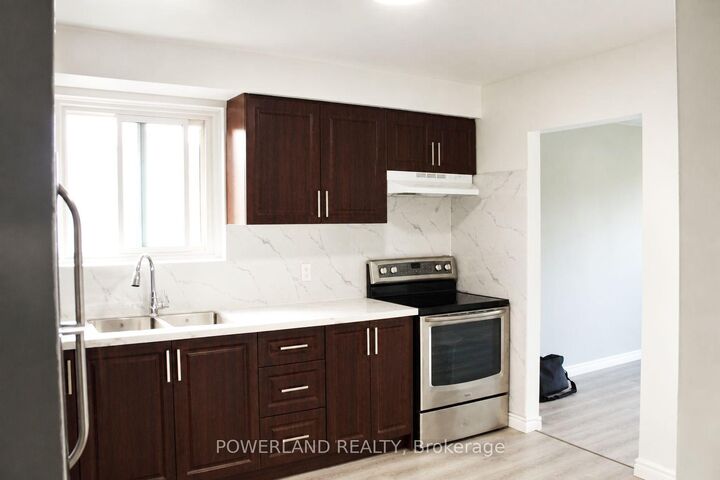 Property Photo:  505 Harris Court  ON L1N 3C6 