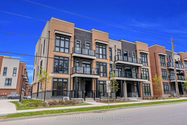 Property Photo:  1 Bond Crescent 5  ON L4E 1J4 