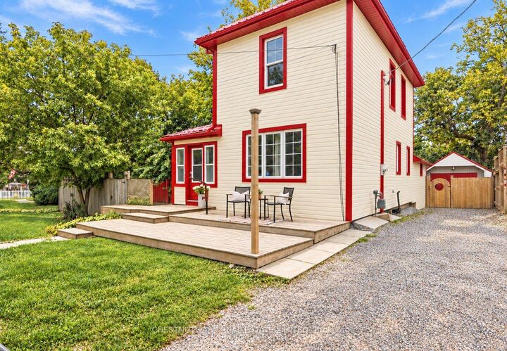 Property Photo:  16 Stanley Street  ON K0K 1G0 