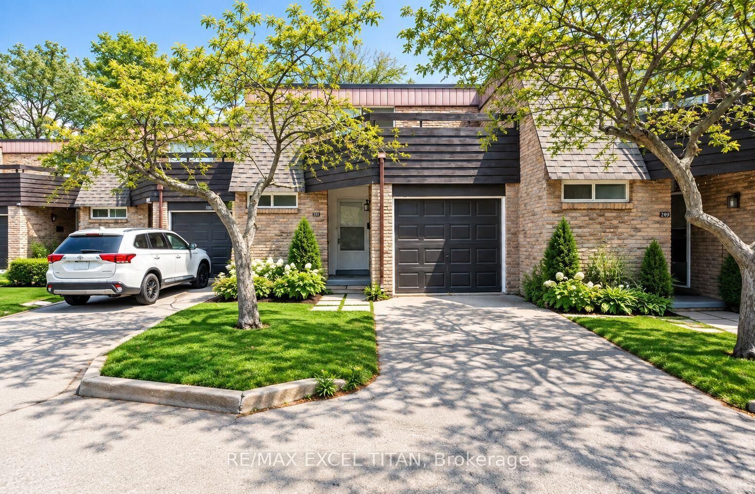 Property Photo:  1251 White Oaks N/A  ON L6H 2N6 