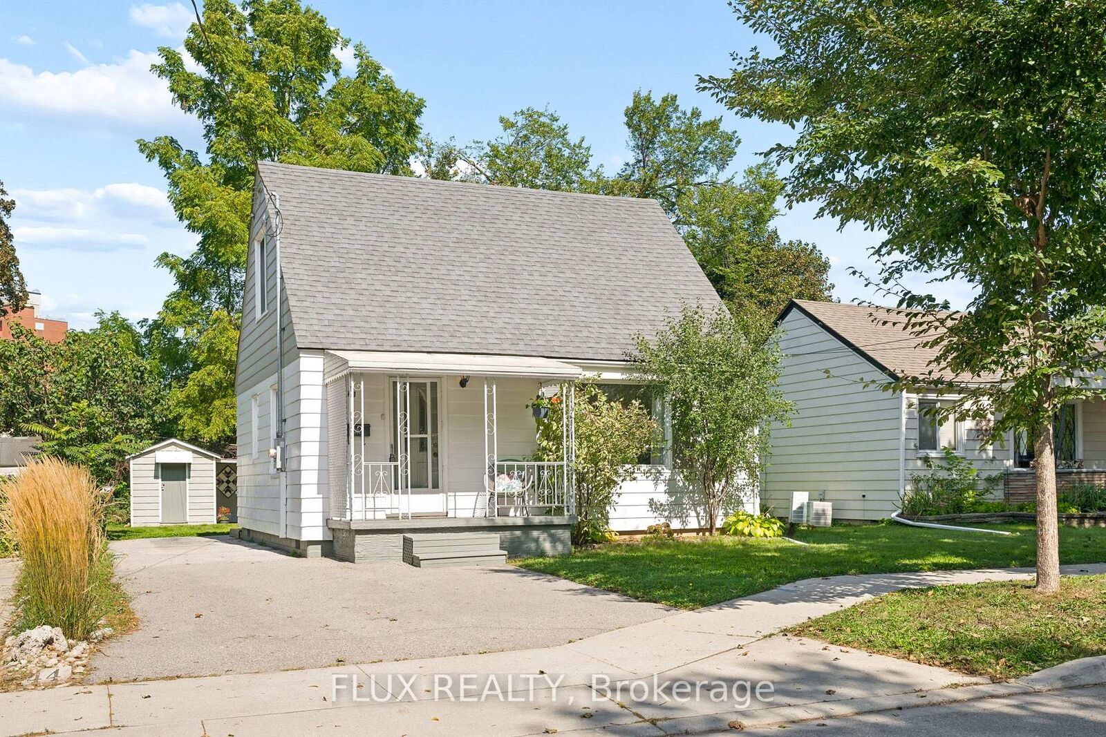 Property Photo:  40 Perth Road  ON N2M 3G5 