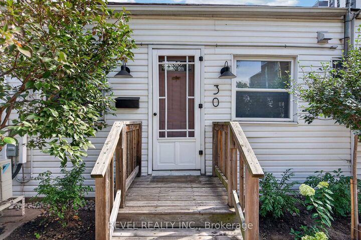 Property Photo:  30 Ray Street N  ON L8R 2X4 
