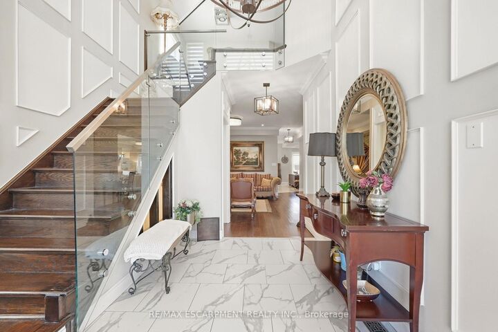 Property Photo:  88 Eringate Court  ON L8J 3Y4 