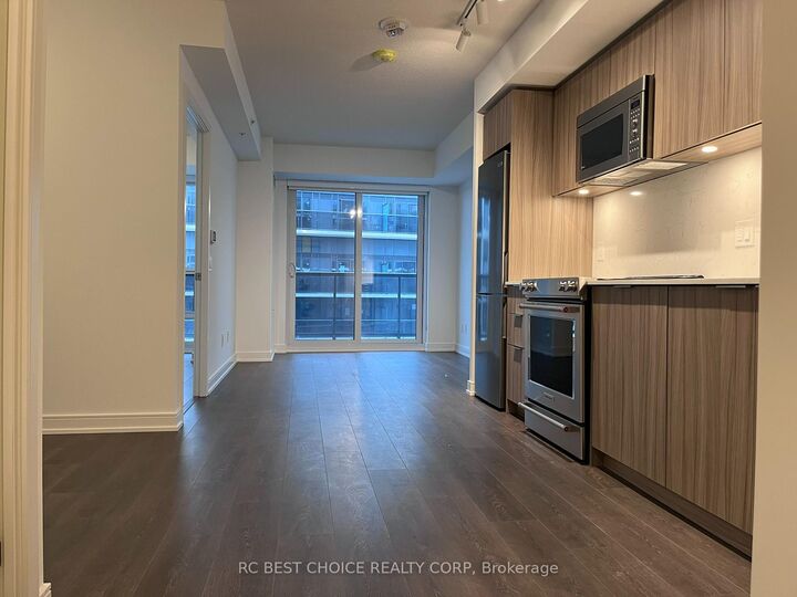 Property Photo:  30 Samuel Wood Way 1905  ON M9B 0C9 