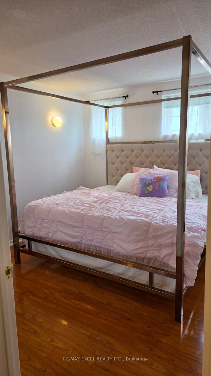 Property Photo:  42 Pinery Trail 2  ON M1B 6H6 