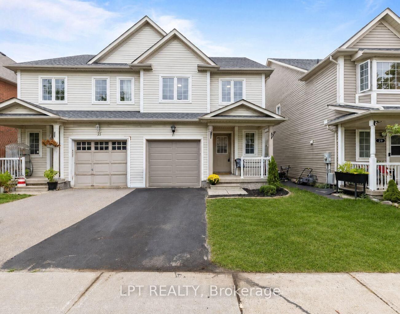Property Photo:  31 Laurendale Avenue  ON L4P 4A8 