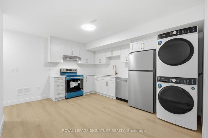 Property Photo:  53 Bishop Avenue 1A  ON M2M 1Z4 