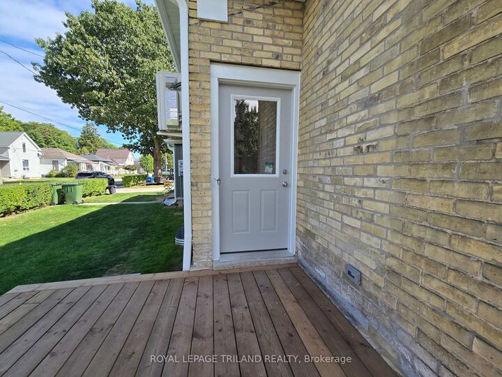 Property Photo: 245 Ross Street 1 ON N5R 3Y7