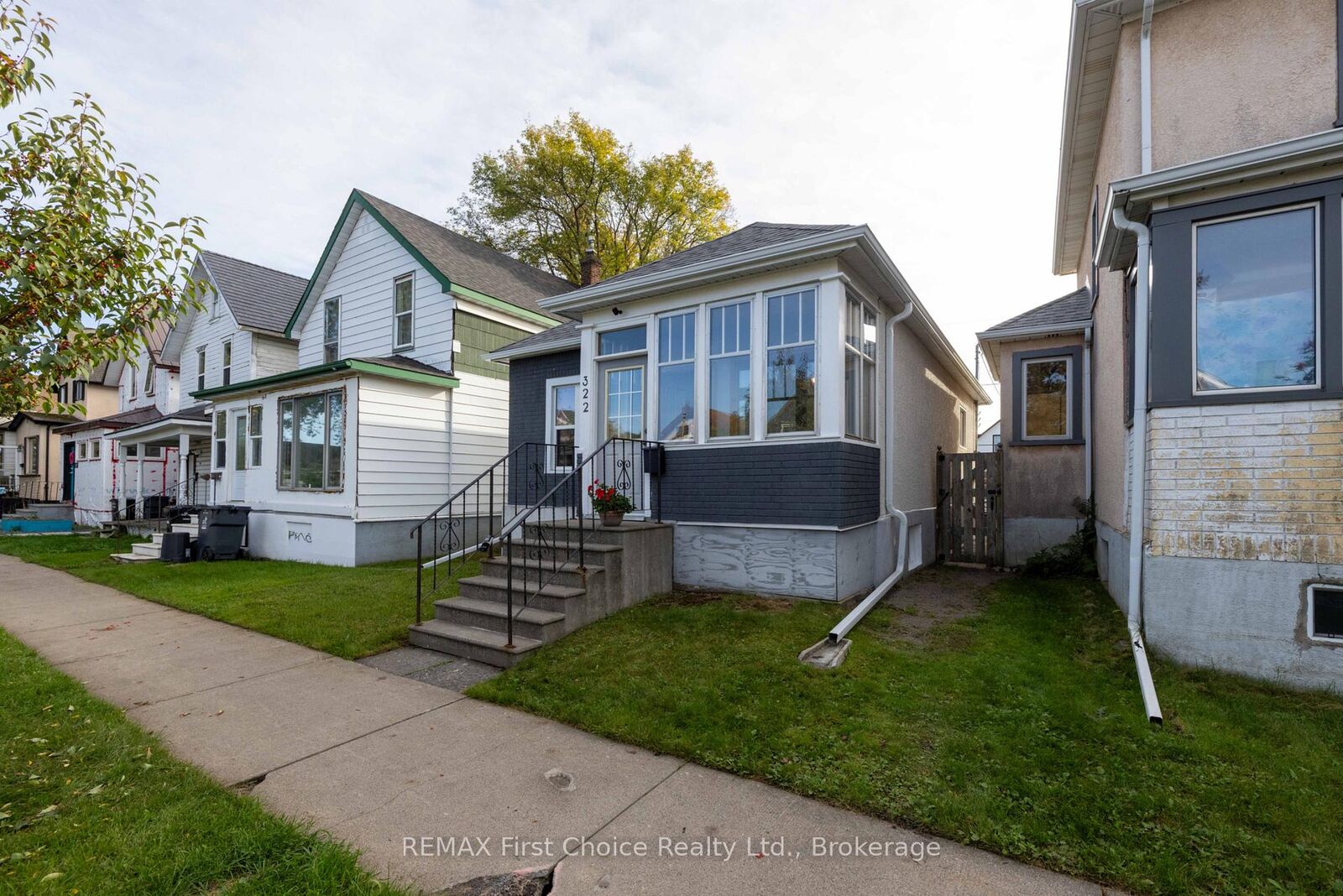Property Photo:  322 Ogden Street  ON P7C 2N3 