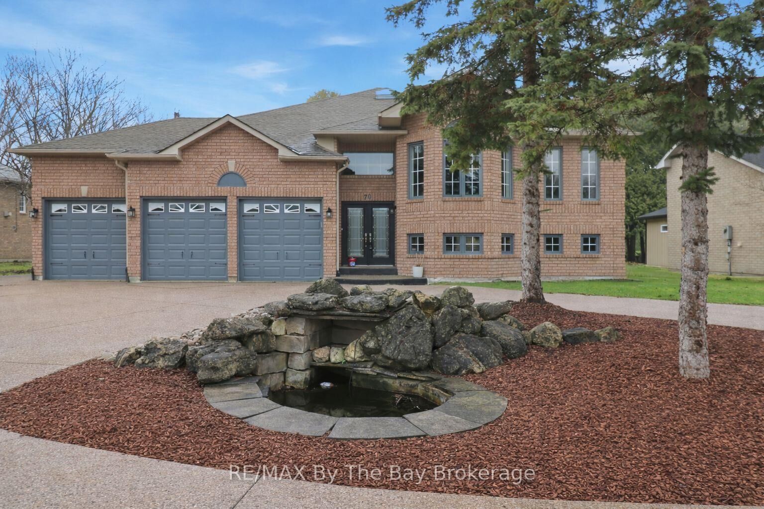 Property Photo: 70 Fairway Crescent ON L9Z 1B8