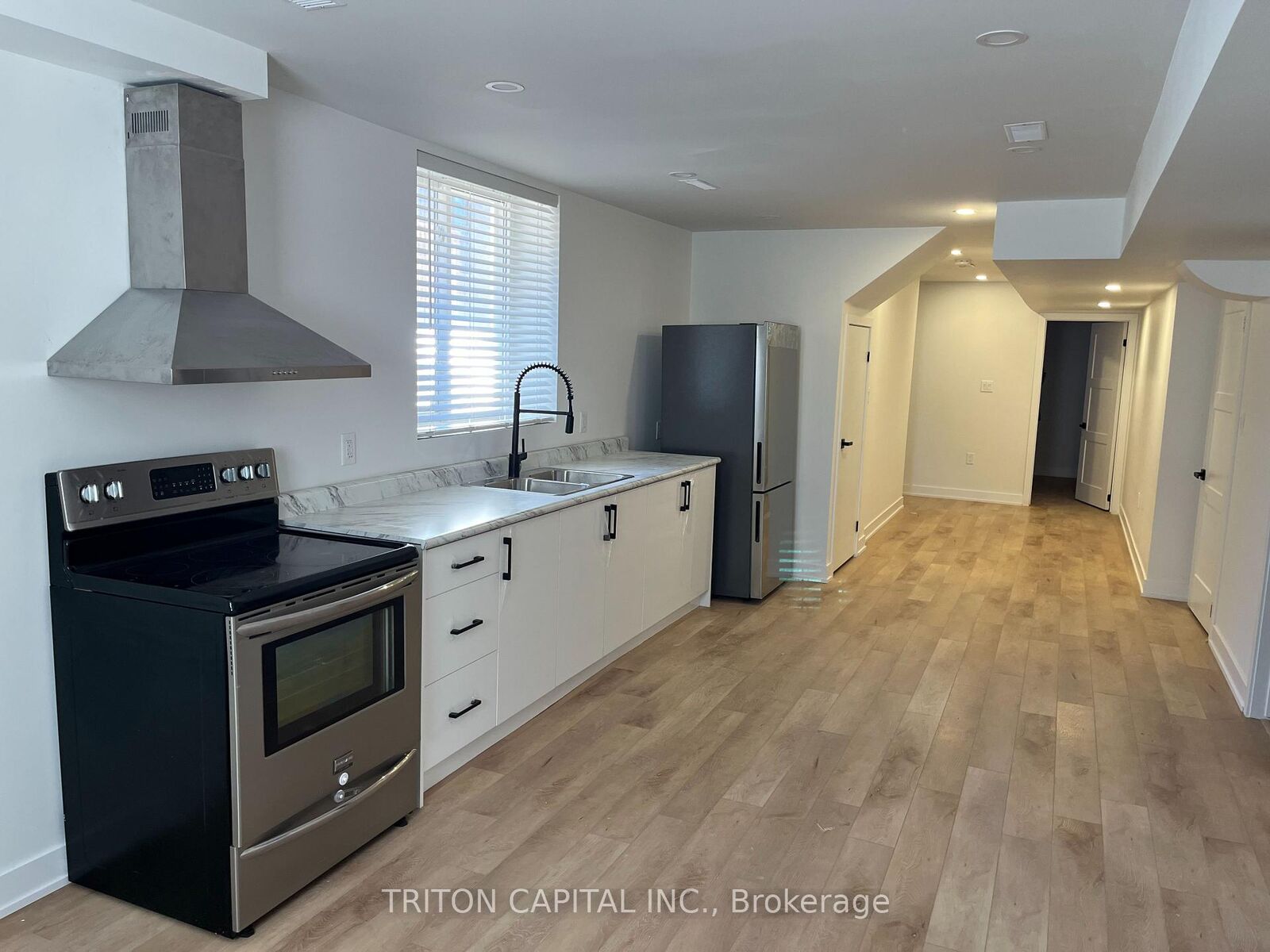 Property Photo:  75 Wheatfield Road Lower  ON L9J 0C2 