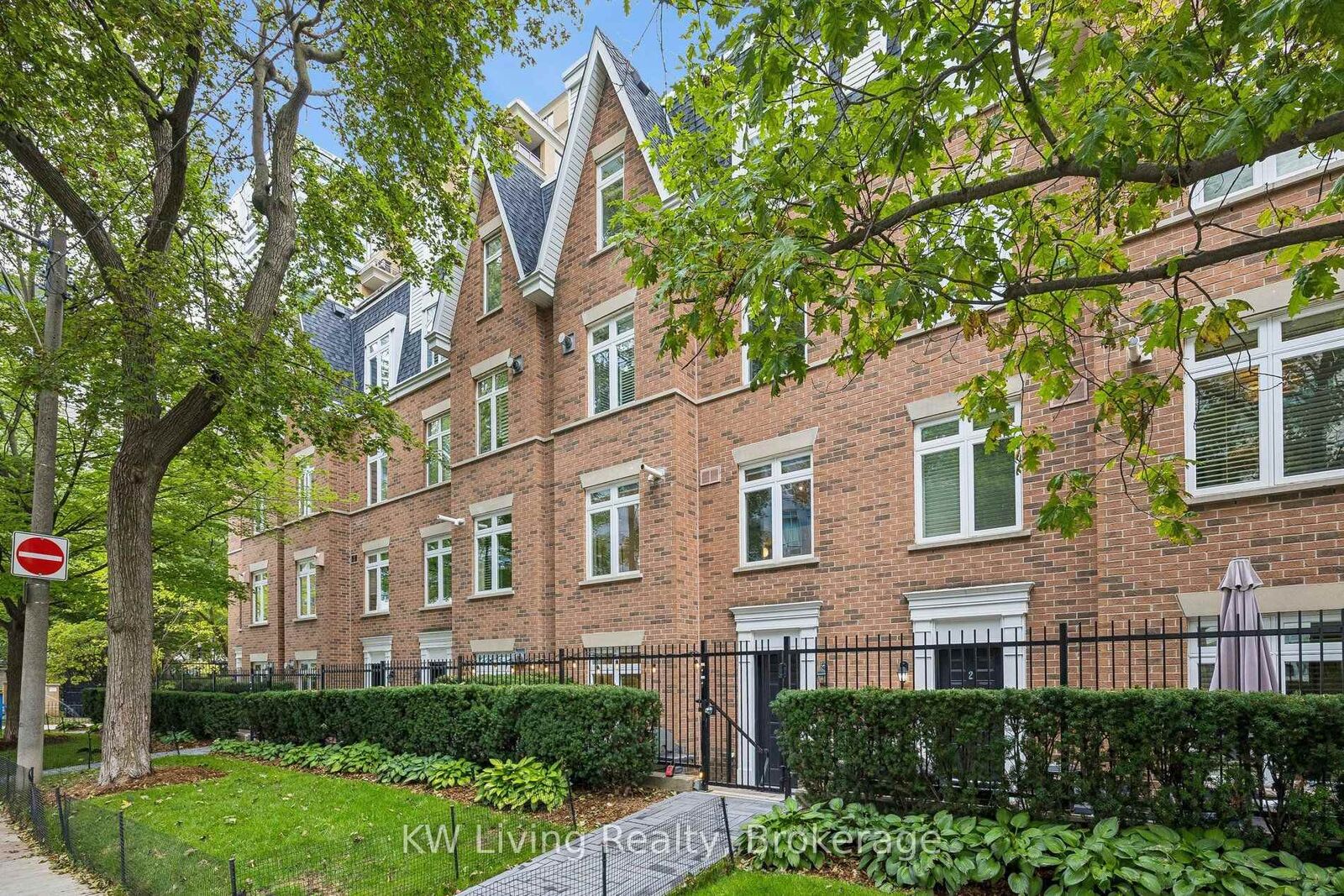 Property Photo:  87 Lillian Street 3  ON M4S 2H7 