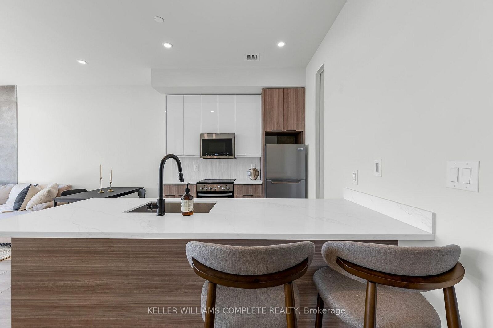 Property Photo:  24 Augusta Street 808  ON L8N 0B7 