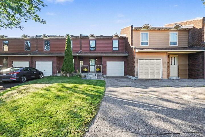 Property Photo: 8 Arnold Drive C ON K2H 6V9