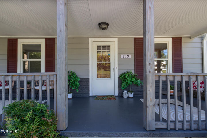 Property Photo:  819 Lincoln Avenue  TN 37604 