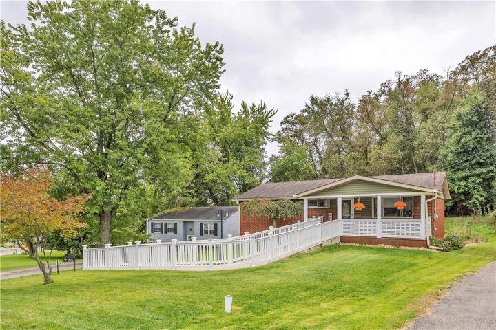 Property Photo:  725 Bilberry Rd  PA 15146 