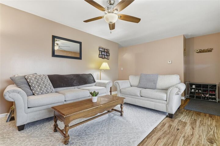 Property Photo: 809 Hackberry Dr PA 15146