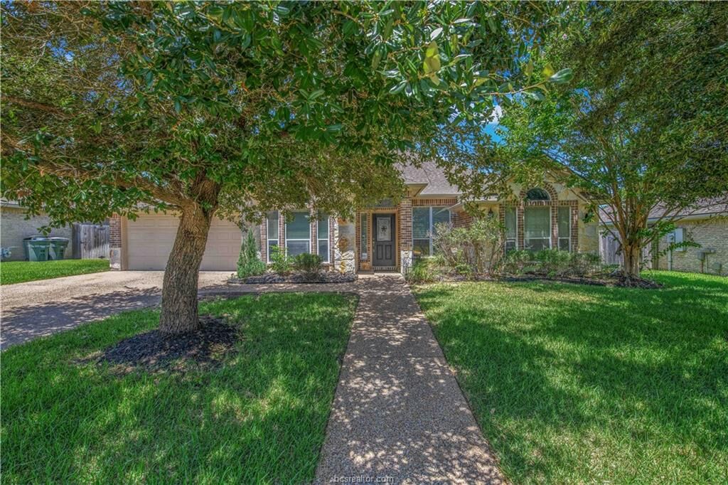Property Photo:  2703 Colony Glen Drive  TX 77808 
