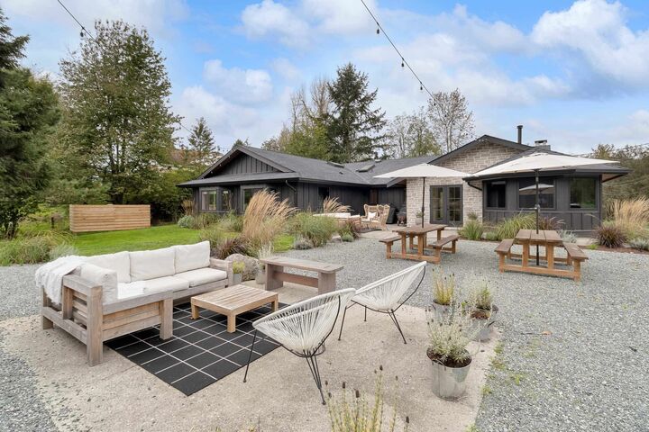 Property Photo: 33496 Ihles Avenue BC V2V 6Y1