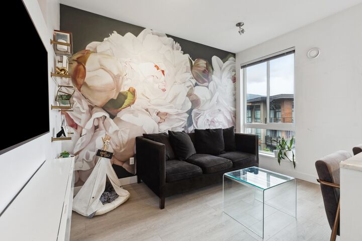 Property Photo:  733 W 3rd Street 513  BC V7M 0C8 