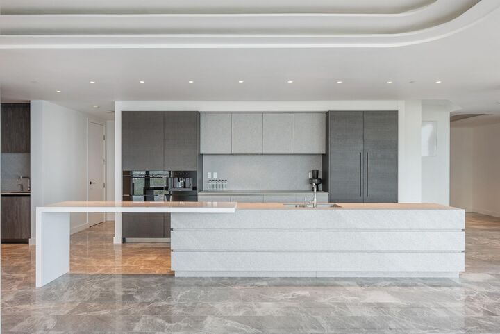 Property Photo:  1151 W Georgia Street Ph 1  BC V6E 0B3 