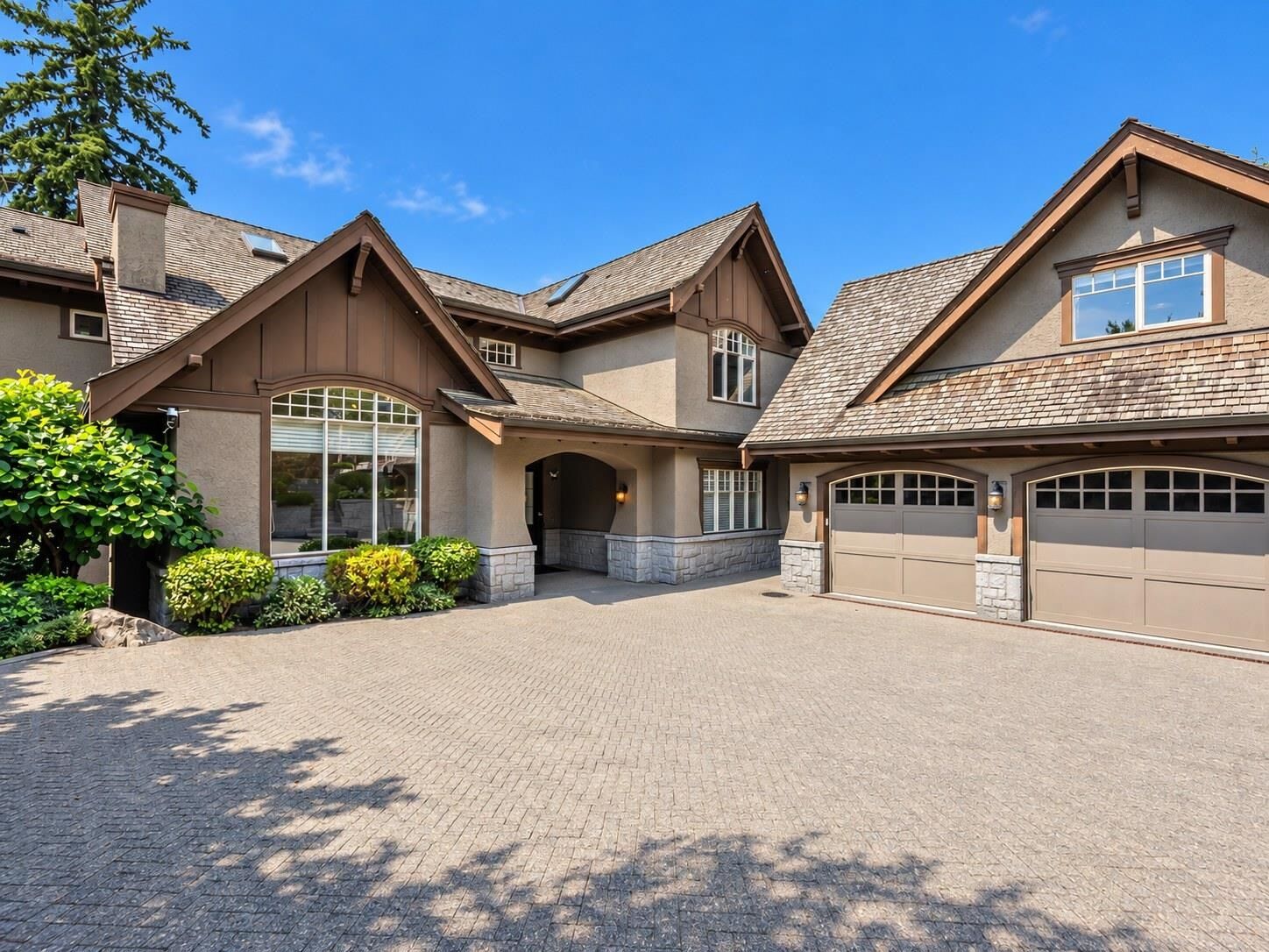 Property Photo:  2638 Queens Avenue  BC V7V 2Z1 