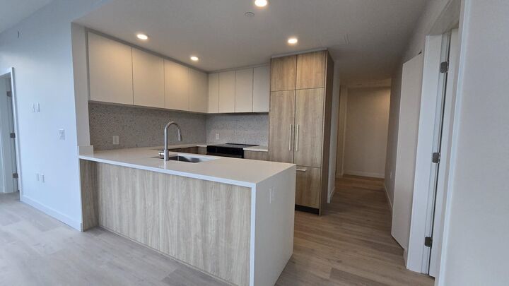 Property Photo:  1616 Lloyd Avenue 309  BC V7P 1S5 