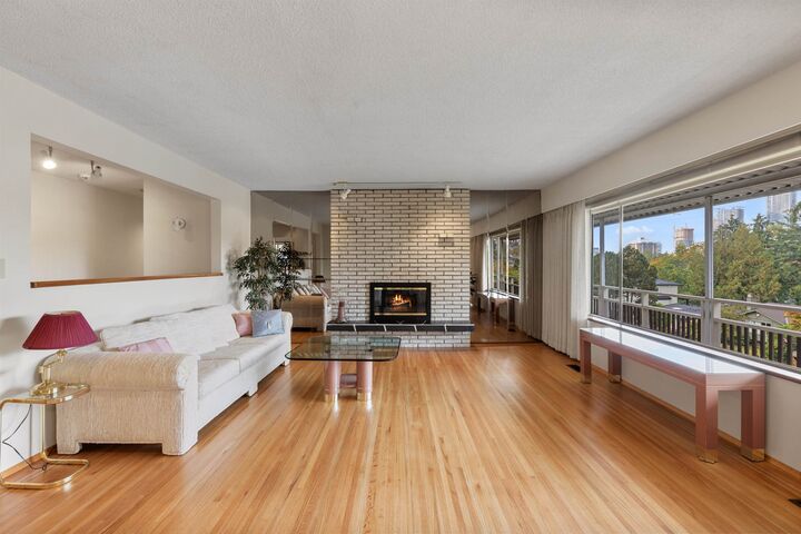 Property Photo: 1541 Howard Avenue BC V5B 3S2