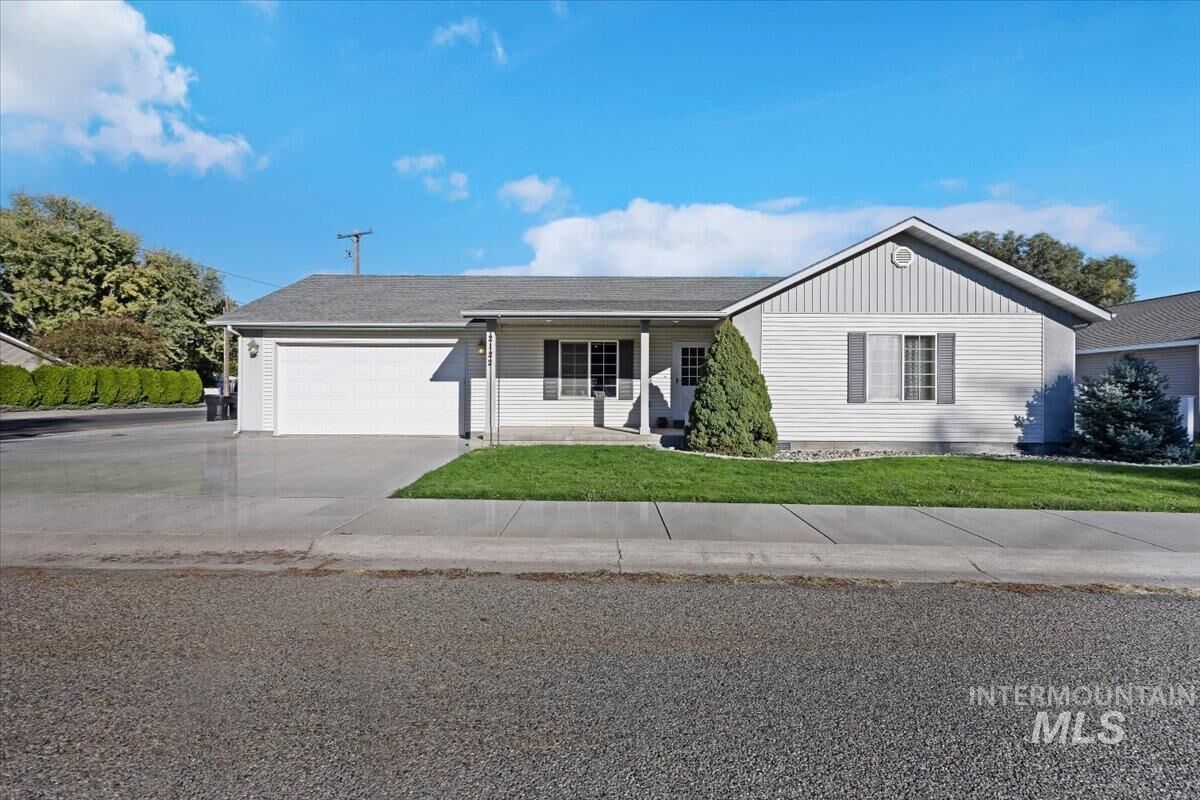 Property Photo:  2122 Bitterbrush Ct  ID 83330 