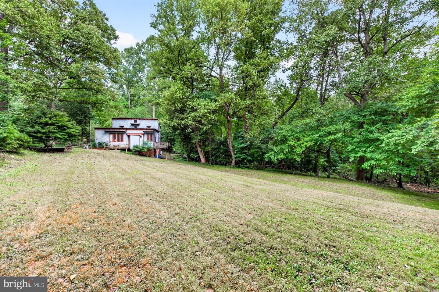 Property Photo:  10708 Meadowood Drive  VA 22181 