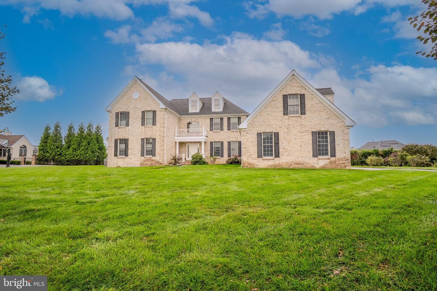 Property Photo:  6 Byrne Court  NJ 08831 