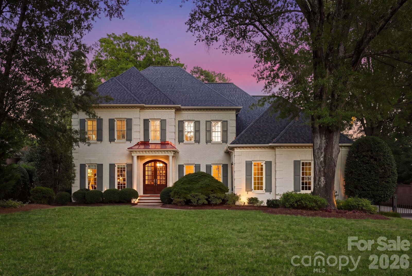 Property Photo: 2419 Overhill Road NC 28211